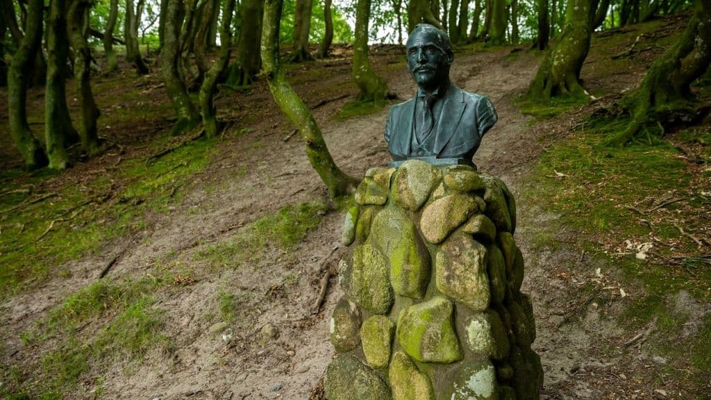 The bust of Max Henius
