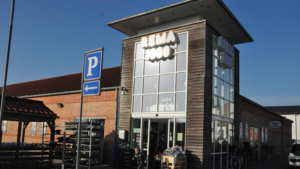 Rema 1000, Vejen