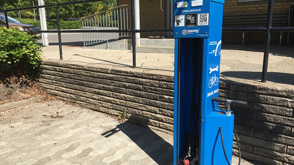 Selvbetjent cykelservice station ved Hærvejen i Bække
