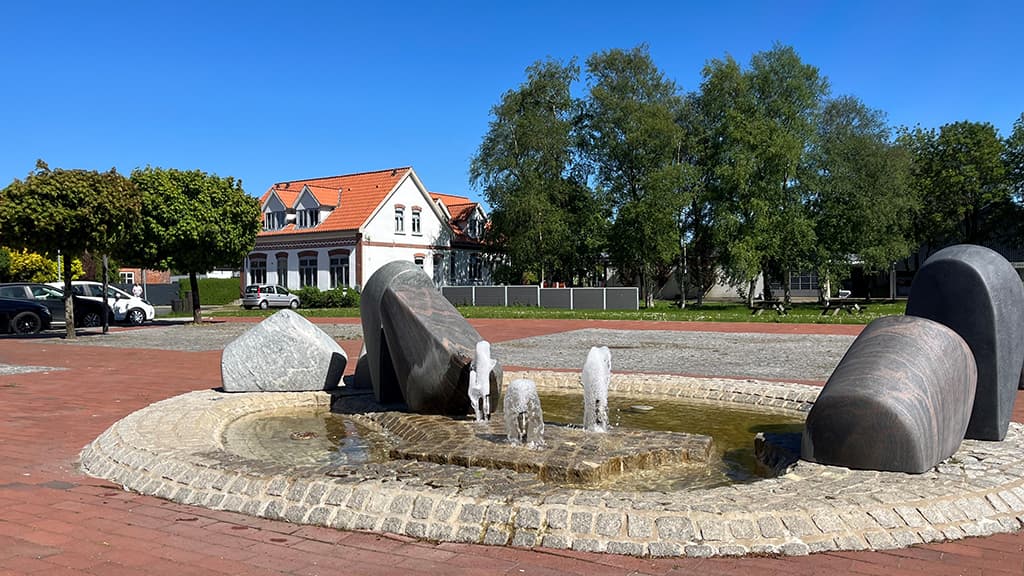 Vandkunst på Torvet i Jels