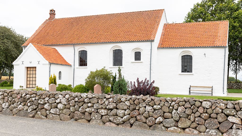 Hammer Church and the cemetery