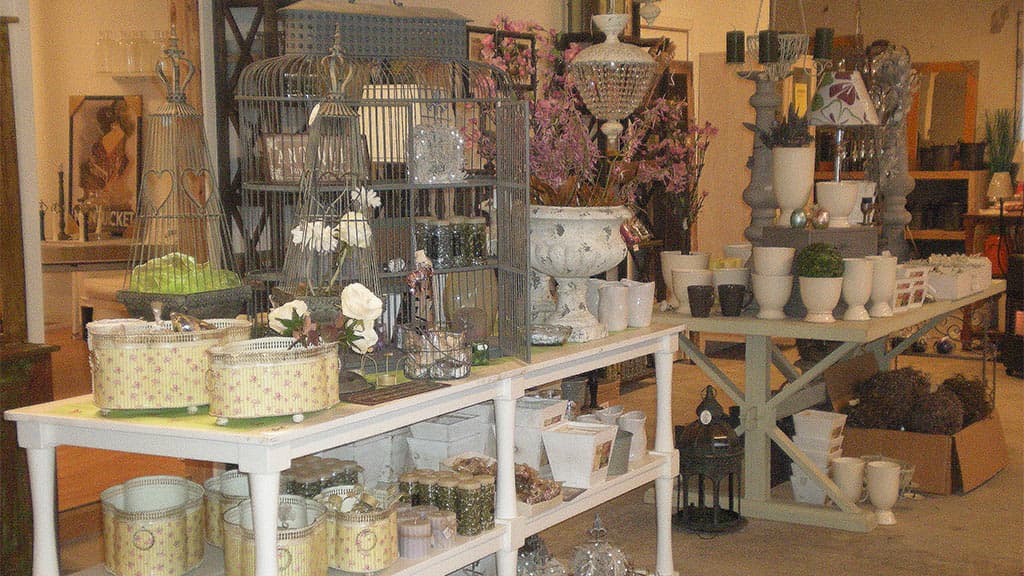 Haughus Manor, Antique and Flea Market