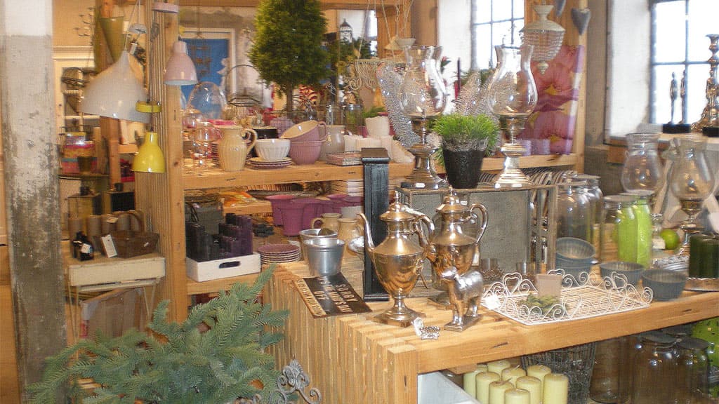Haughus Manor, Antique and Flea Market