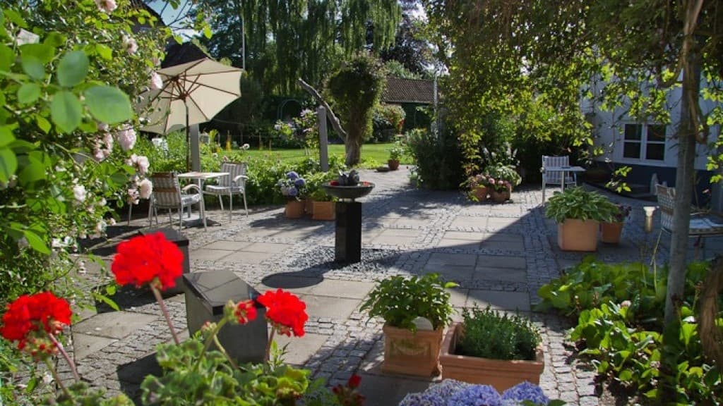Marys house garden