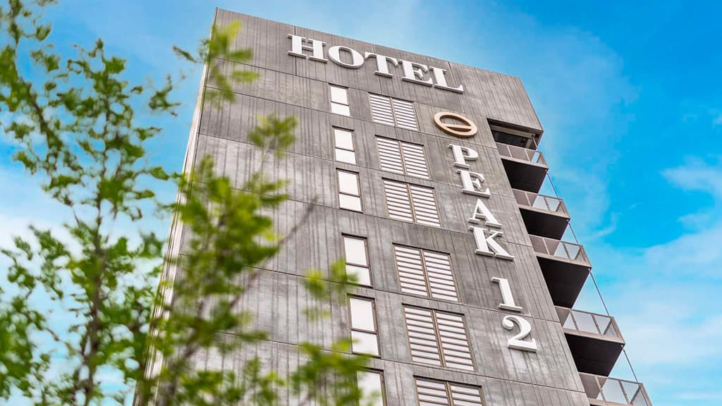 Peak 12 Hotel